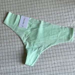 Calvin Klein Thong Panties size M